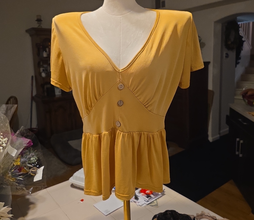 Lavender Field Mustard Button-Front Peplum Blouse